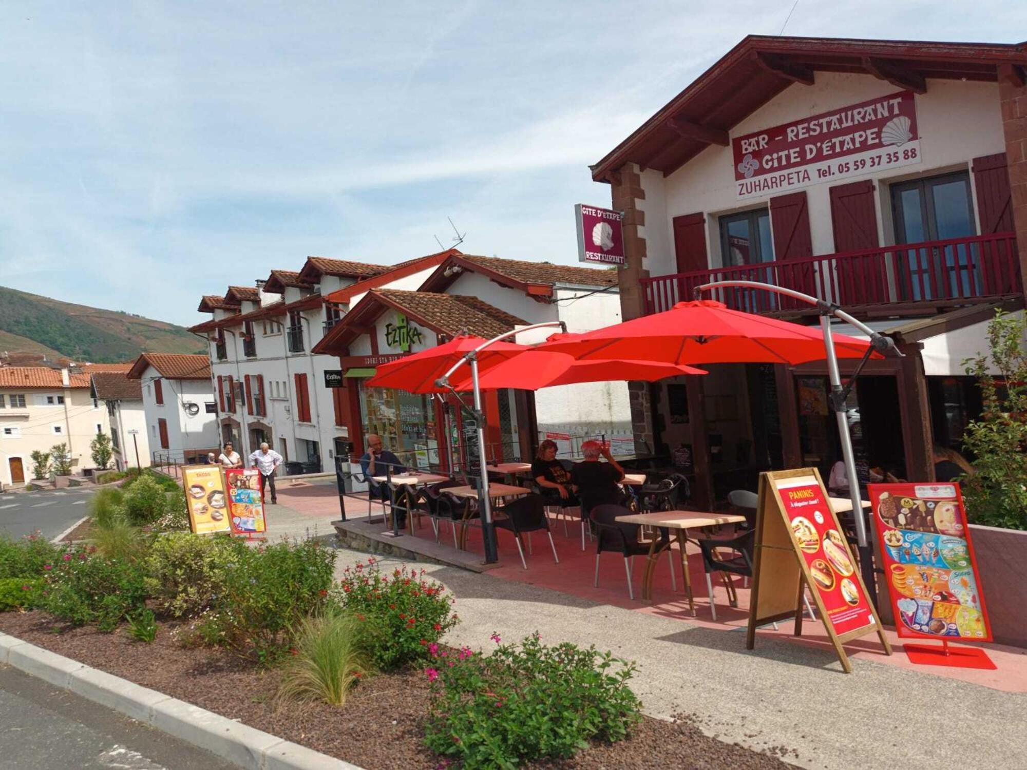 Gite D'Etape Zuharpeta Randonneur Pelerin Hostel Saint-Jean-Pied-de-Port Exterior photo